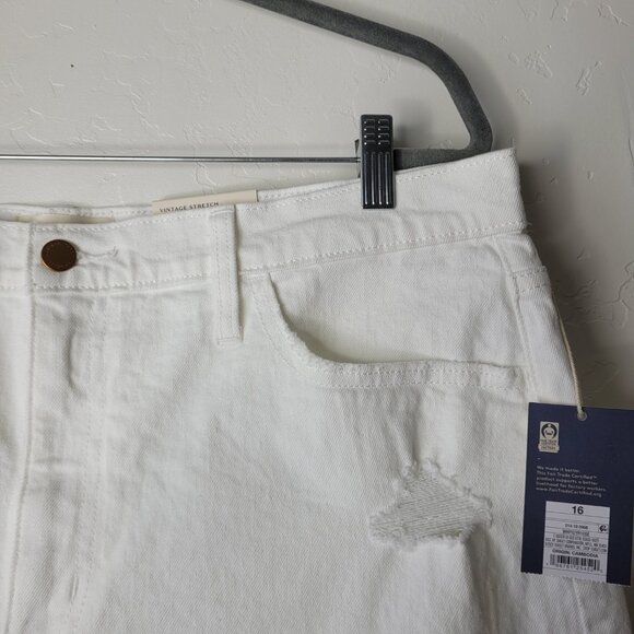 Universal Thread White Highest Rise Shorts - Picture 5 of 8